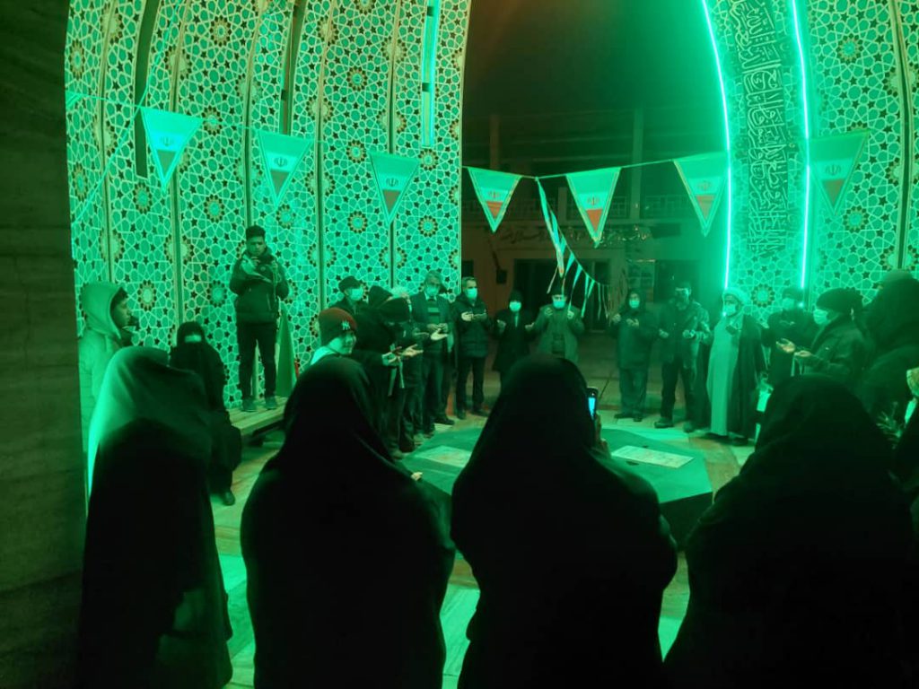 تجدید میثاق با شهدای گمنام توسط مسجد امام حسین علیه السلام